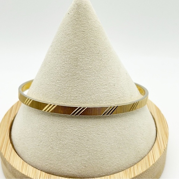 Vintage Monet Gold Tone Textured Etched Engraved Slim Bangle Size Large 8.25" - Picture 1 of 11